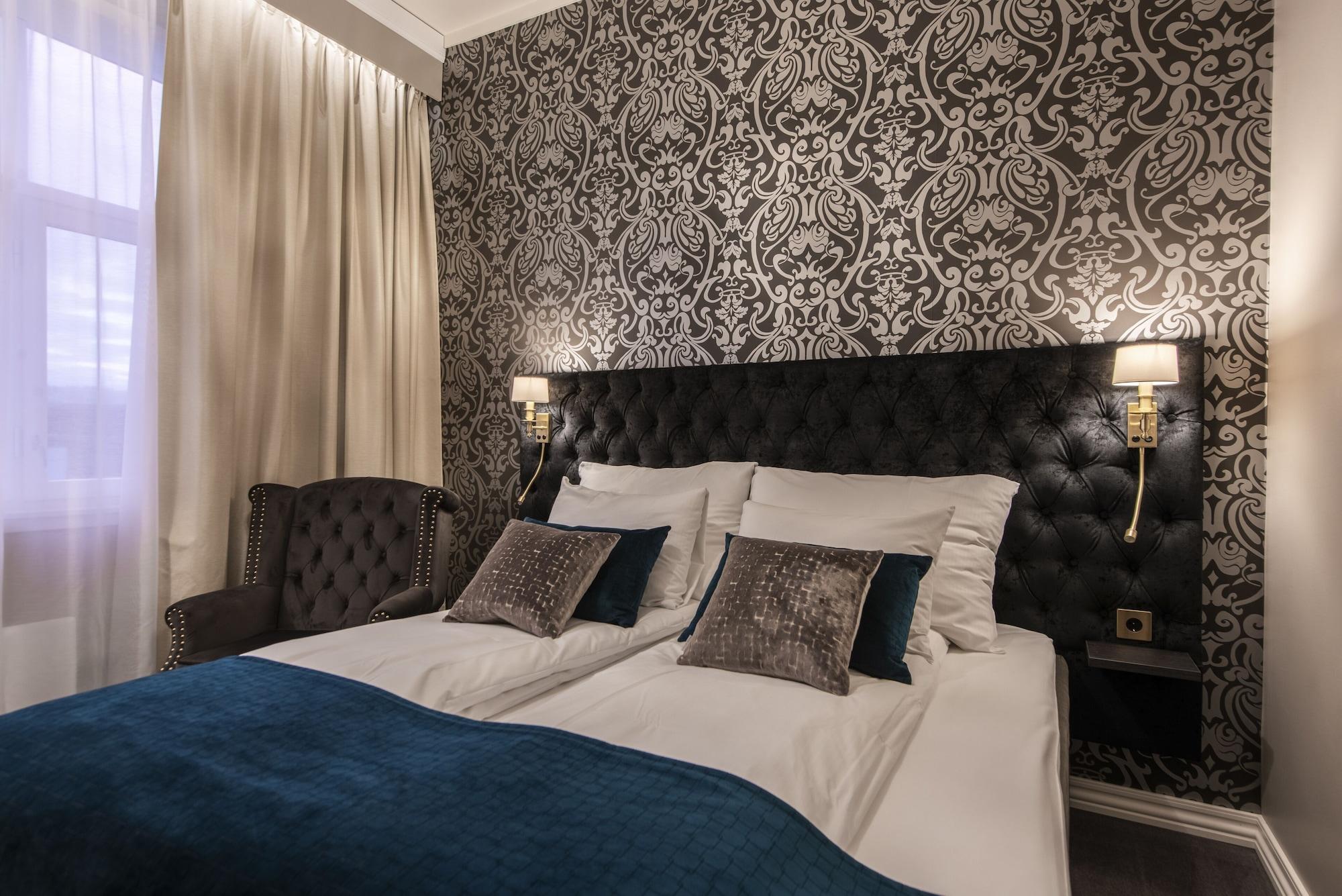 Home Hotel Grand Йовік Екстер'єр фото